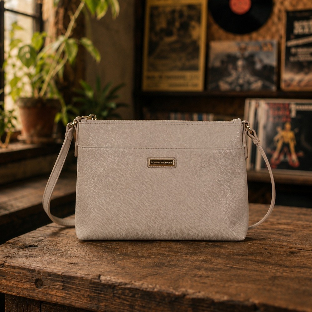 Tommy Hilfiger Cream Faux Leather Crossbody Bag Gold Hardware‎ Minimalist Bag